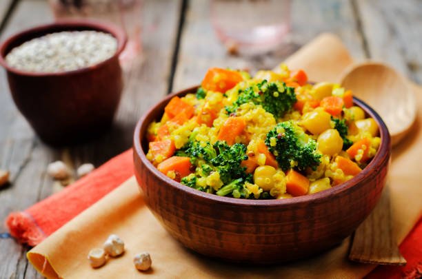 Classic Mediterranean Chickpea Salad